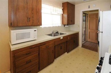 Light and bright kitchen