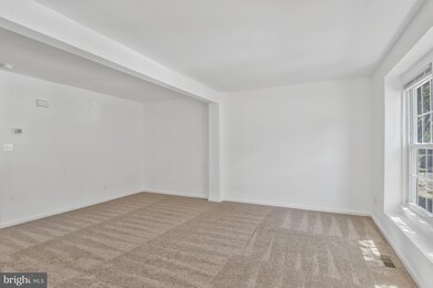 15727 Viewpoint Cir, Dumfries, VA 22025 - photo 4