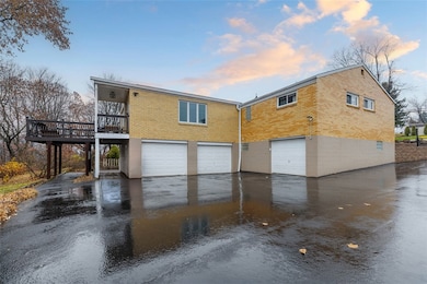 51 Bellview Cir, Mc Kees Rocks, PA 15136 - photo 3