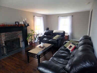 3 Family Room F2217q