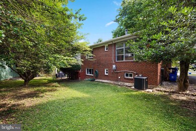 14005 London Ln, Rockville, MD 20853 - photo 4
