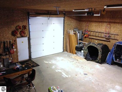 This area is appx 33x16'