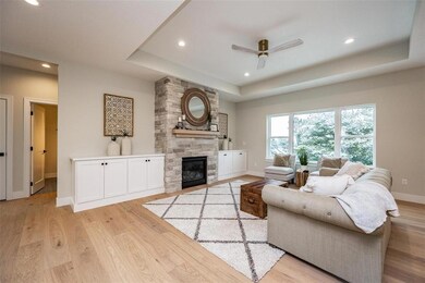 2922 Diamondback Rd, Hiawatha, IA 52233 - photo 7