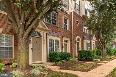 1721 Kingsgate Ct, Alexandria, VA 22302 - photo 2