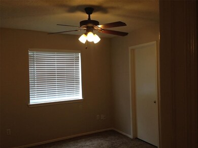 8506 Cold Lake Dr, Houston, TX 77088 - photo 7