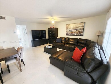 580 Egret Dr unit 322, Hallandale Beach, FL 33009 - photo 5
