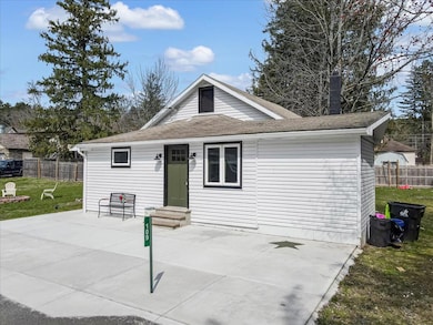 109 Silver Ln, Cresco, PA 18326 - photo 3