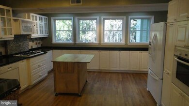 11113 Waycroft Way, Rockville, MD 20852 - photo 6