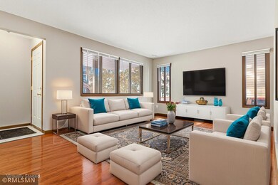 2451 Wimbledon Bay, Woodbury, MN 55125 - photo 3