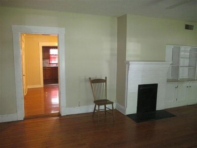305 Wilkinson St, Frankfort, KY 40601 - photo 4