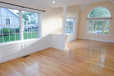 8 Sutherland Way unit U19, Nashua, NH 03062 - photo 7