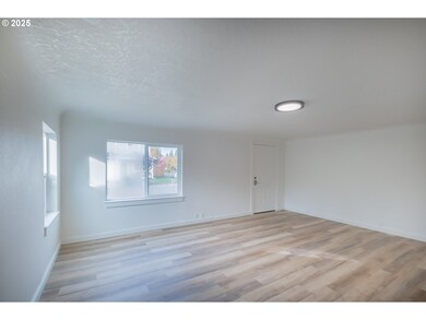 2194 Vaughn Ave NE, Salem, OR 97305 - photo 4