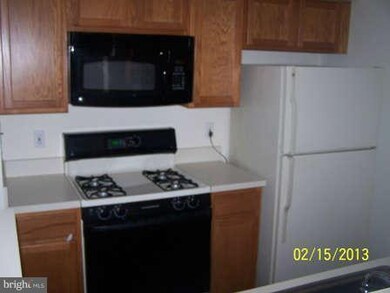 8931 Town Center Cir unit 310, Upper Marlboro, MD 20774 - photo 4