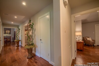 8633 Classic Oaks Ln, San Antonio, TX 78255 - photo 5