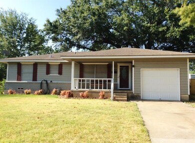 302 E Russell Ave, Bonham, TX 75418 - photo 2