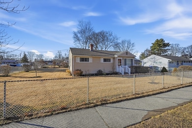 744 Bradley Rd, Springfield, MA 01109 - photo 7