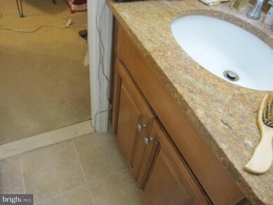 2920 Waterford Ct, Vienna, VA 22181 - photo 2