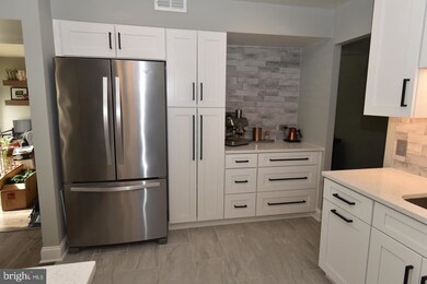 1666 Parkcrest Cir unit 100, Reston, VA 20190 - photo 4