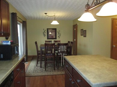 Eat-In Kitchen