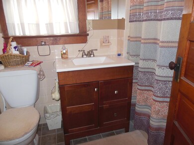 22 Snowden St, Kingston, PA 18704 - photo 6