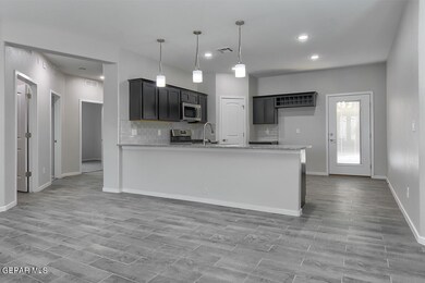 13833-Vicki Brewer-Dining-Kitchen-2