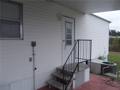 588 Marina Ln, Tavares, FL 32778 - photo 2