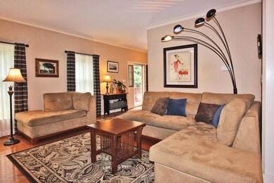 3 LR to foyer view