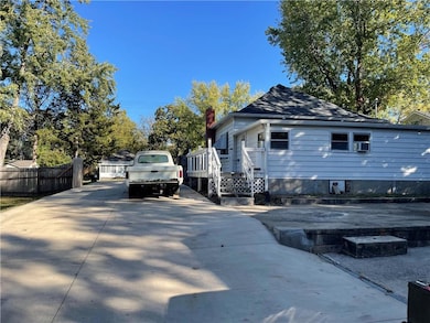 306 E Kay St, Lansing, KS 66043 - photo 4