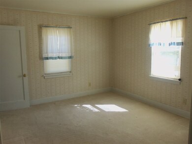 207 W Walnut St, Washington, IN 47501 - photo 5