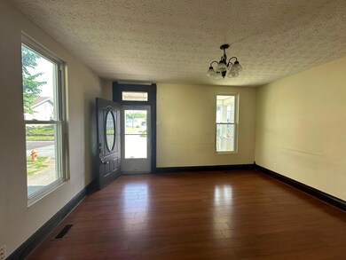 327 Watt St unit 327 1/2, Circleville, OH 43113 - photo 4