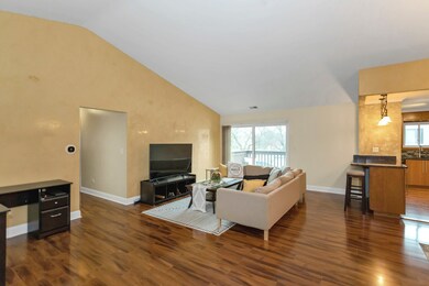 1501 Harbour Ct unit 2B, Schaumburg, IL 60193 - photo 4