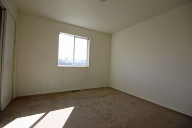 573 S James Ave, East Wenatchee, WA 98802 - photo 7