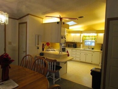 7 Hemlock St unit 7, Rockland, MA 02370 - photo 4