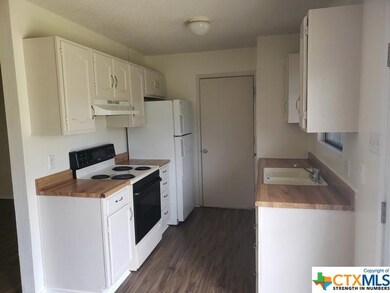 708 Debora St, Troy, TX 76579 - photo 6