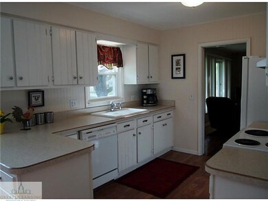 2415 Concord Rd, Lansing, MI 48910 - photo 7