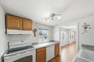 51 Bellevue Ave, Dracut, MA 01826 - photo 7