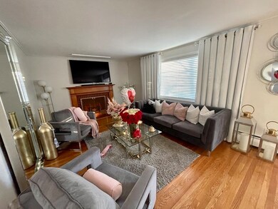 14 Potomac St, West Roxbury, MA 02132 - photo 3