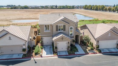 3042 Mount Rainier Ln, Clovis, CA 93619 - photo 2