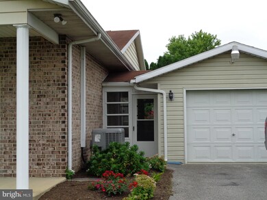 428 Martina Dr, Chambersburg, PA 17201 - photo 3