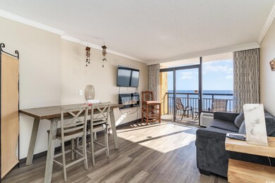 Living room with hardwood / wood-style flooring, f