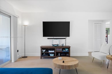 811 Capri St, Coral Gables, FL 33134 - photo 4