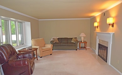 421 Polaris Ct, Green Bay, WI 54302 - photo 3