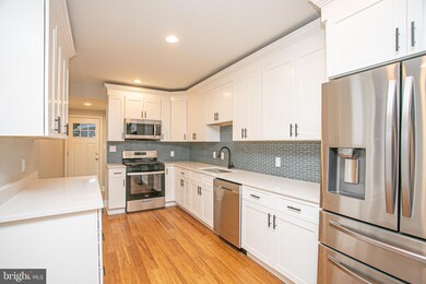 4562 Fleming St, Philadelphia, PA 19128 - photo 7