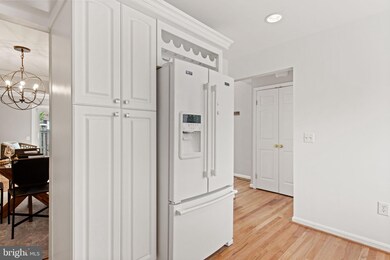 1335 Chetworth Ct, Alexandria, VA 22314 - photo 7