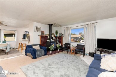 Living Room 20210611-DW-8773