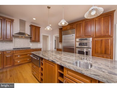 305 Lyon Cir, Doylestown, PA 18902 - photo 4