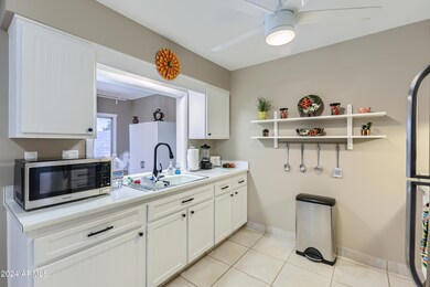 13808 N Newcastle Dr, Sun City, AZ 85351 - photo 4