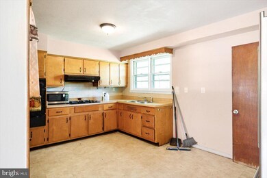 3012 Rices Ln, Windsor Mill, MD 21244 - photo 7