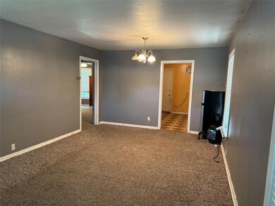 605 S Howeth St, Gainesville, TX 76240 - photo 3