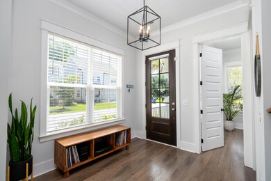 1099 Lyle Way-7